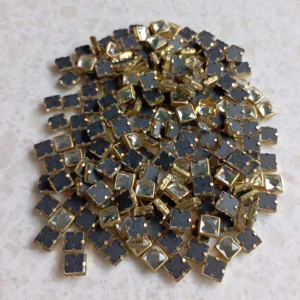 Square White Kundan 6*6 (10g)