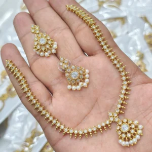 Traditional Necklace White