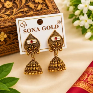 /Vel Earrings
(4 Pairs)